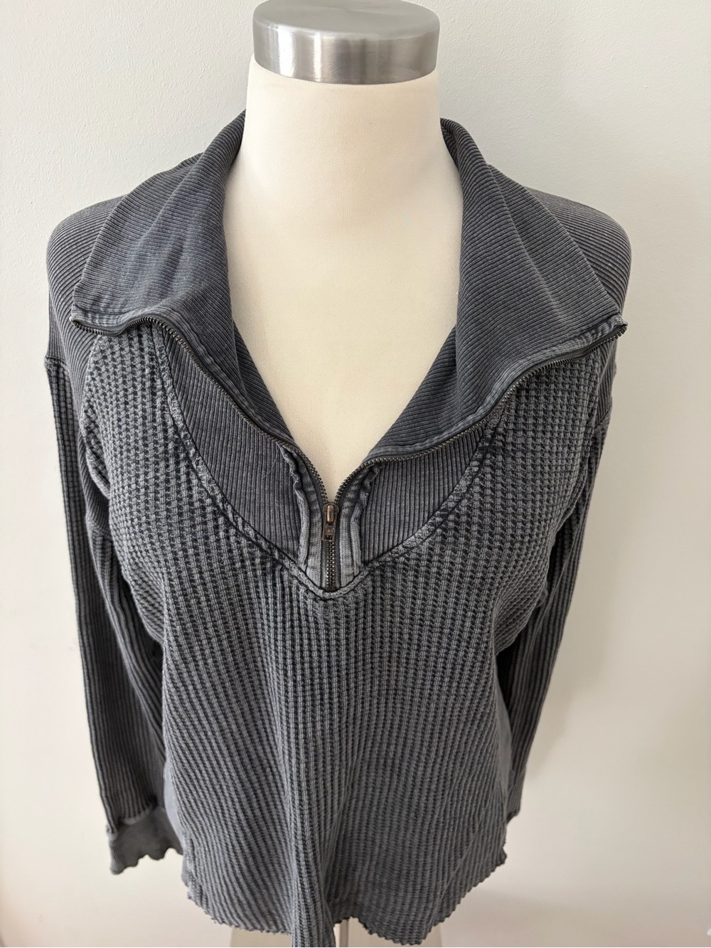 Free People Ashton Zip Thermal M Charcoal Waffle Knit Top - Picture 3 of 9